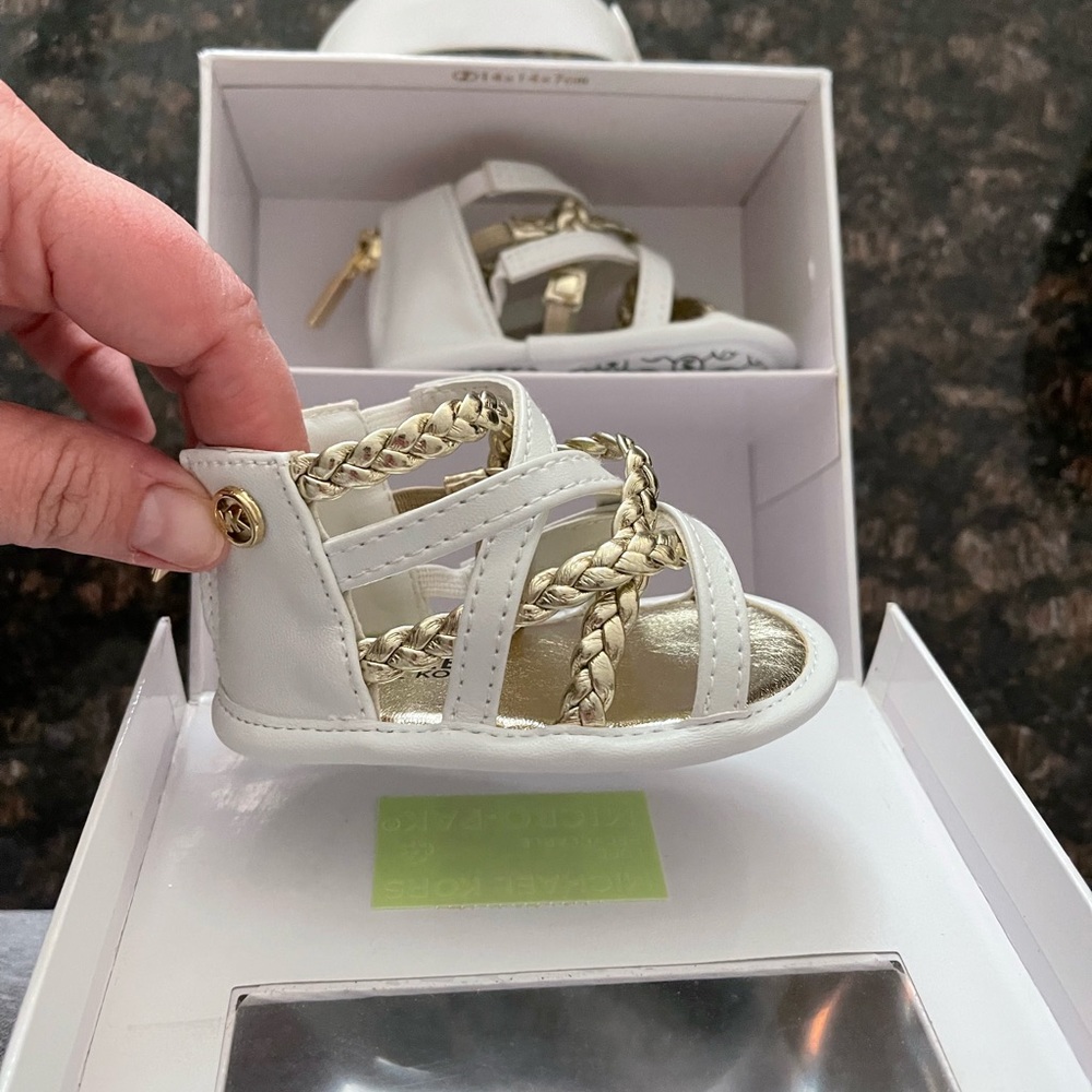 BRAND NEW Michael Kors baby sandals. Size 1, Baby Amy.